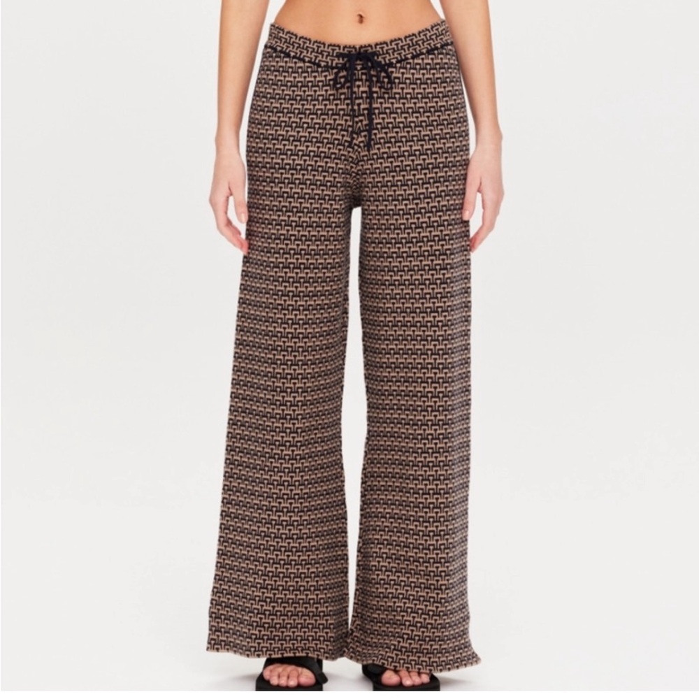 The Upside Castile Juniper Knit Pant in Navy/Tan